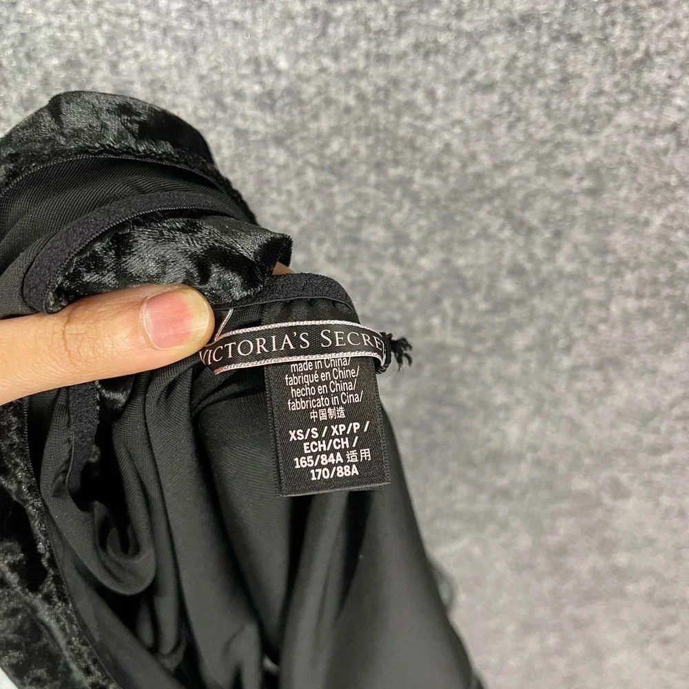 NEW Victoria's Secret Black Crushed‎ Velvet Bodysuit Long Sleeve V-Neck XS/S - Picture 8 of 9